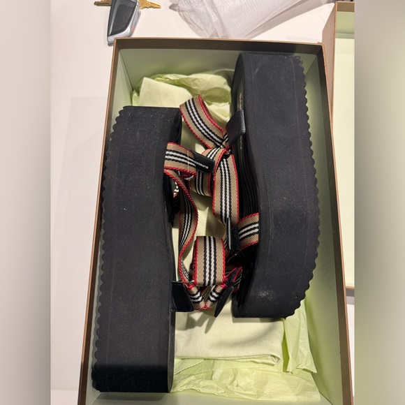 Burberry Platform stripe sandal - Picture 4 of 7